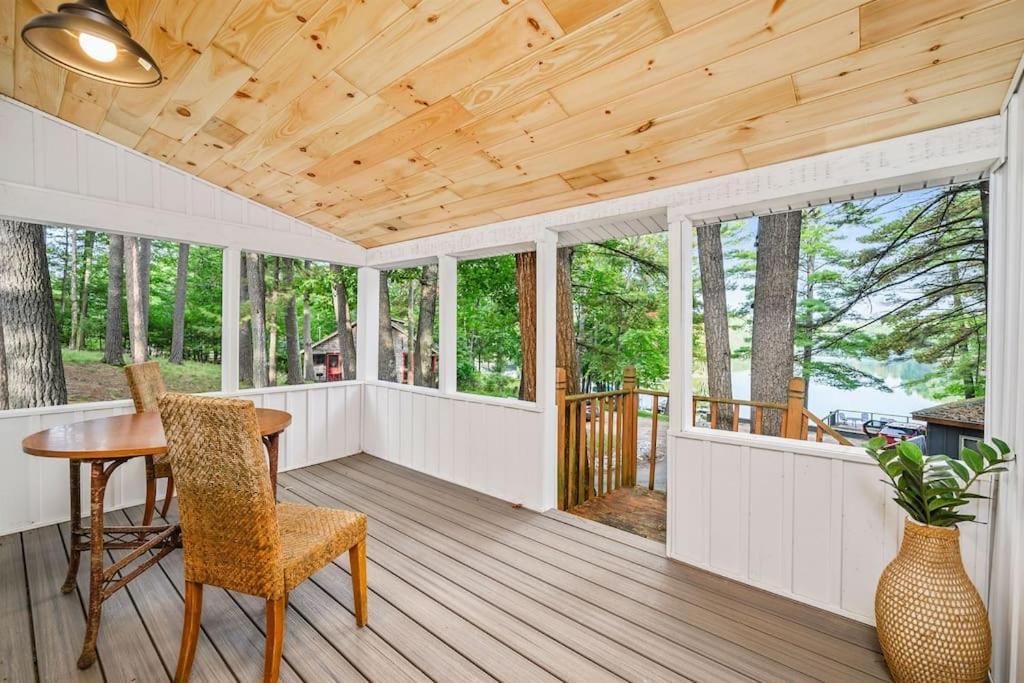 Arbutus Lake 3 Bedroom Cottage Traverse City Exterior foto
